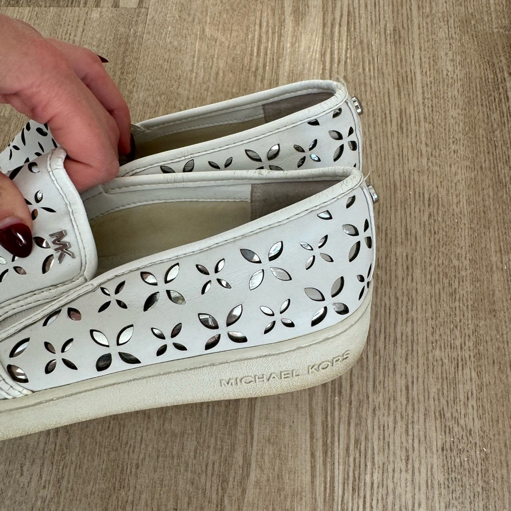 Michael Kors white& silver shoes size 8.5 - Picture 2 of 7